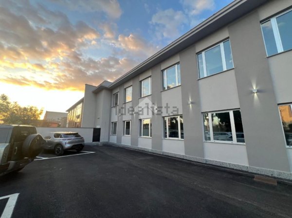 ufficio in affitto a Pomezia