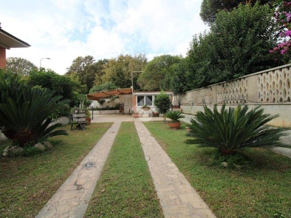 casa indipendente in affitto a Pomezia in zona Campo Ascolano