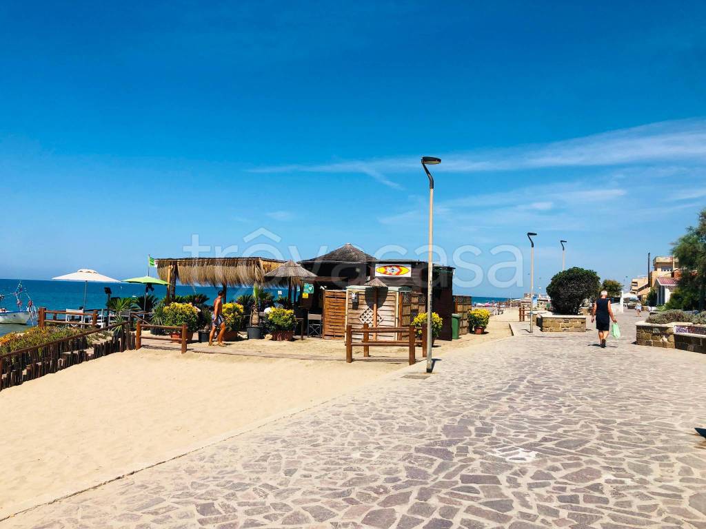 appartamento in affitto a Pomezia in zona Torvaianica