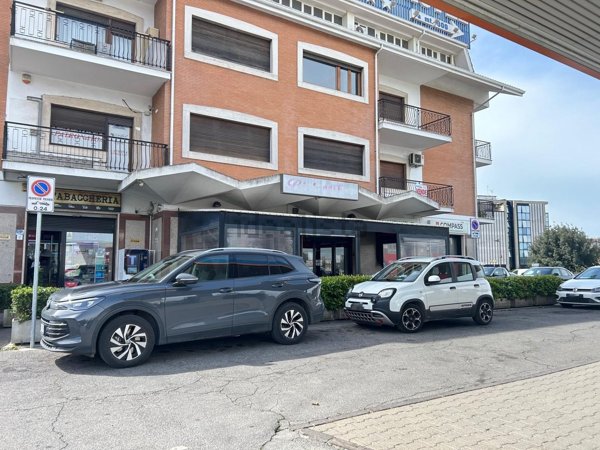 negozio in affitto a Pomezia