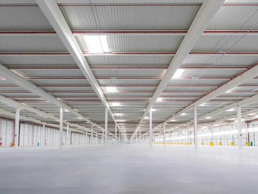 locale commerciale in affitto a Pomezia in zona Pratica di Mare