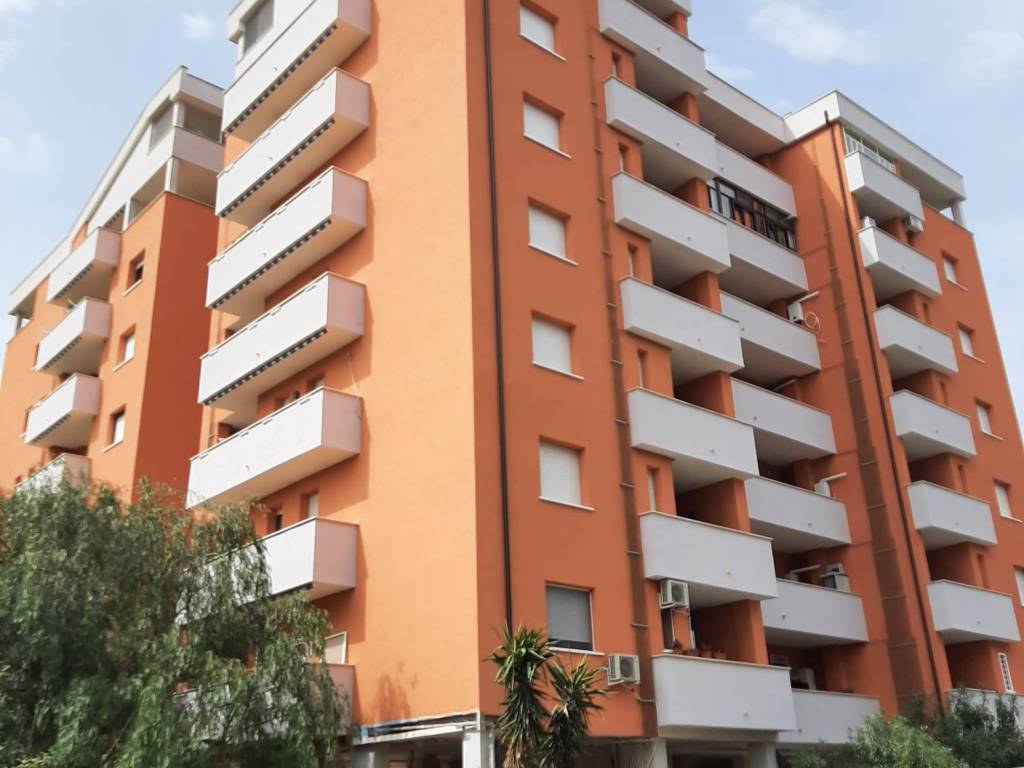 appartamento in affitto a Pomezia in zona Santa Palomba