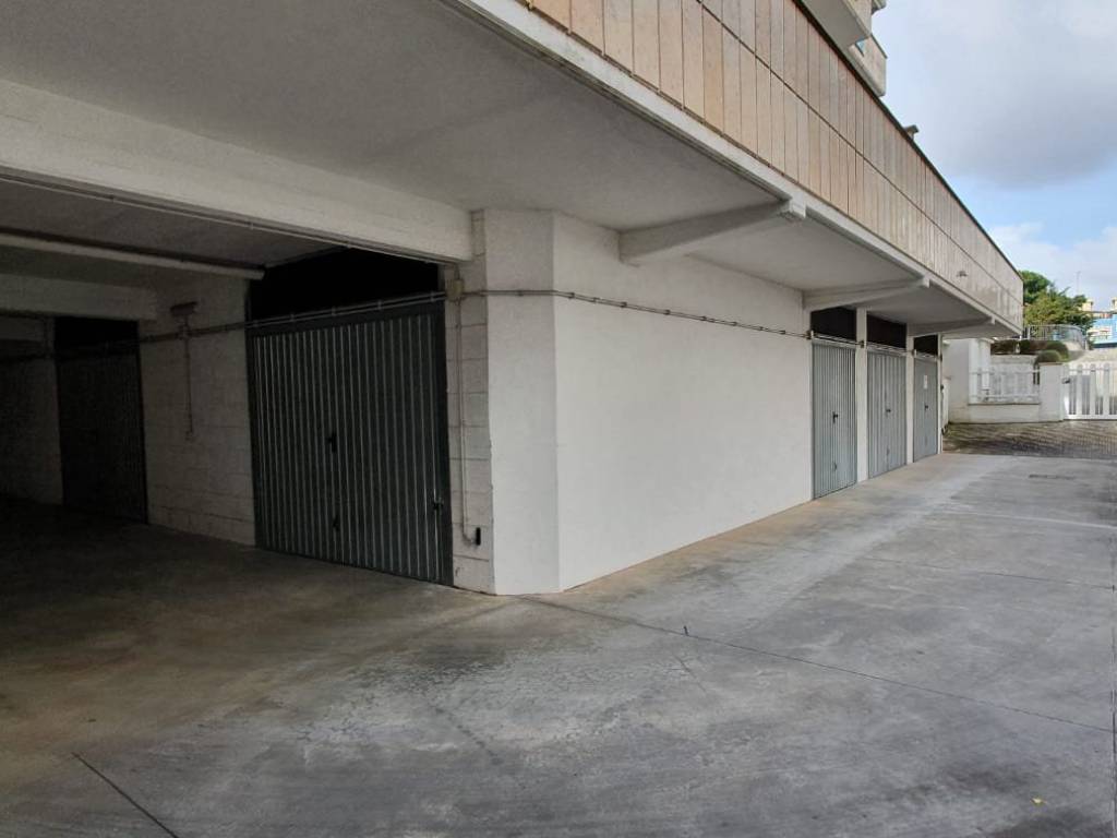 ufficio in affitto a Pomezia