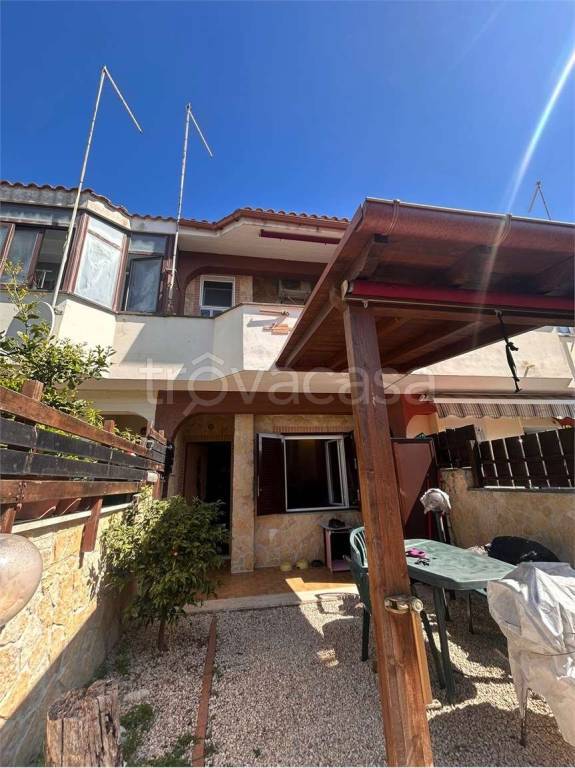 casa indipendente in affitto a Pomezia in zona Torvaianica