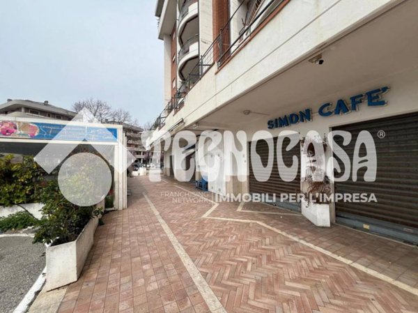 negozio in affitto a Pomezia