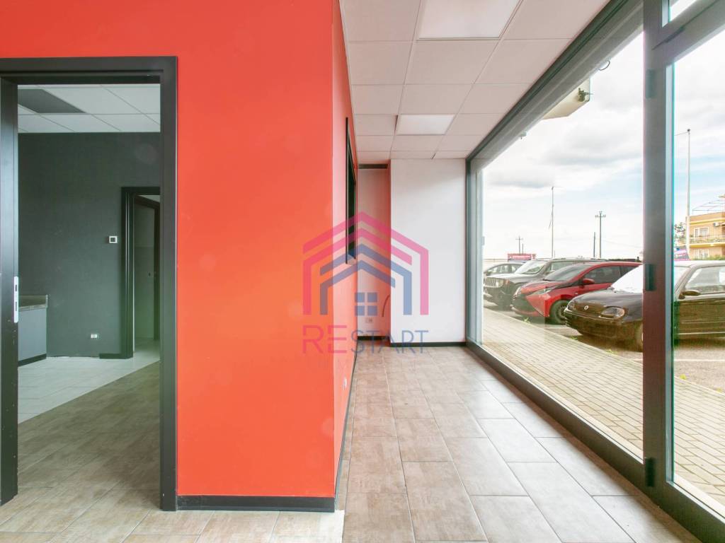 negozio in affitto a Pomezia