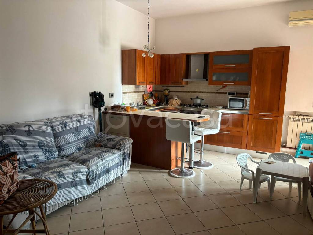 appartamento in affitto a Pomezia in zona Torvaianica