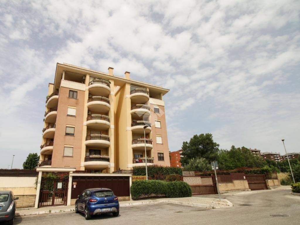 appartamento in affitto a Pomezia in zona Torvaianica