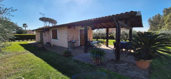 appartamento in affitto a Pomezia in zona Santa Rita