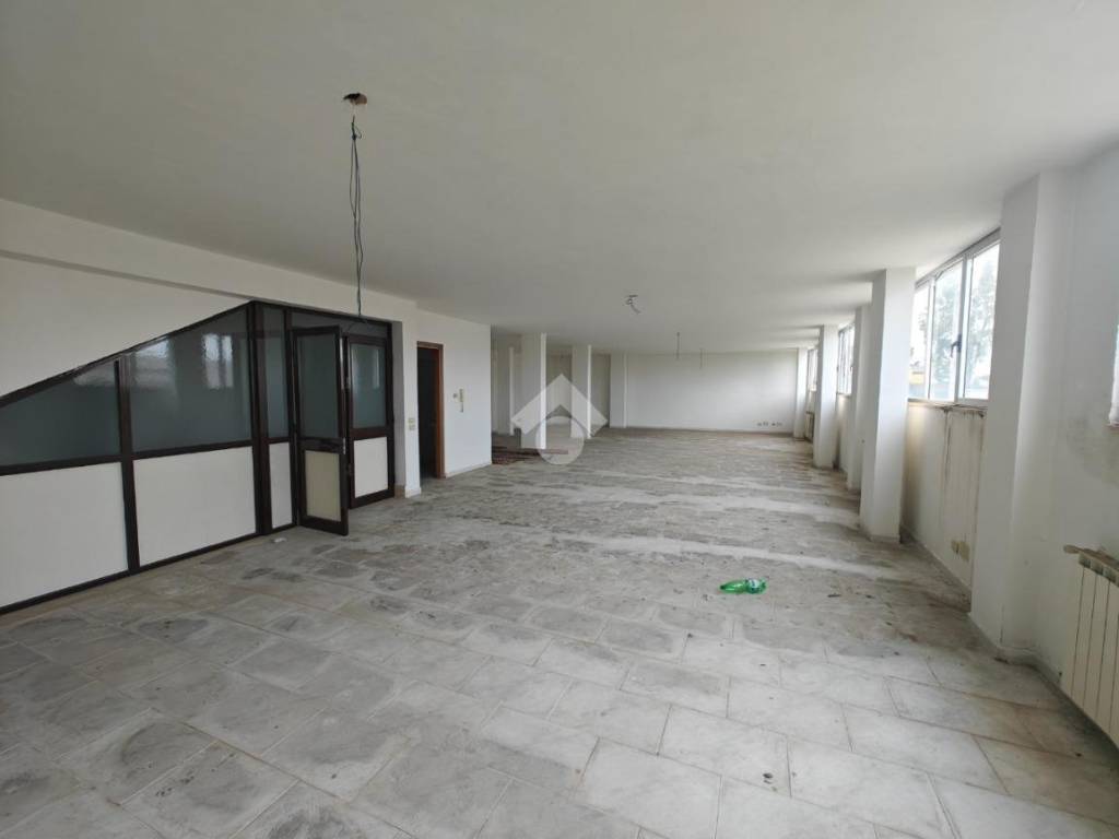 ufficio in affitto a Pomezia