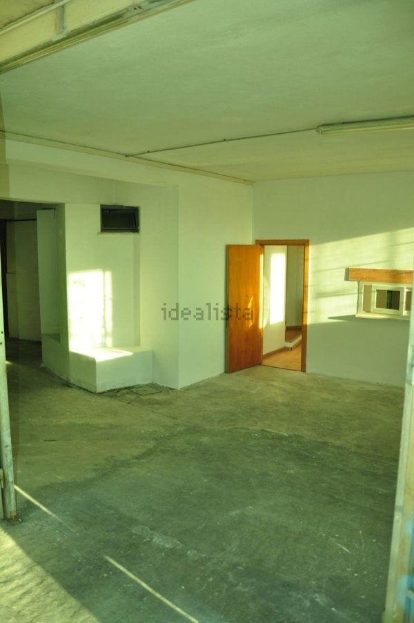 locale di sgombero in affitto a Pomezia