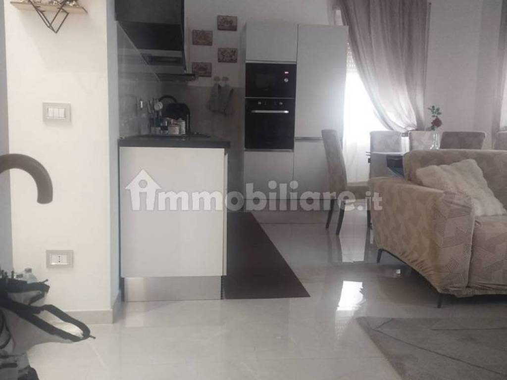 appartamento in affitto a Pomezia in zona Torvaianica