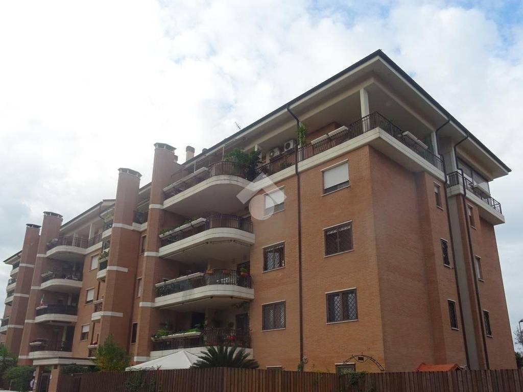 appartamento in affitto a Pomezia in zona Colli di Enea