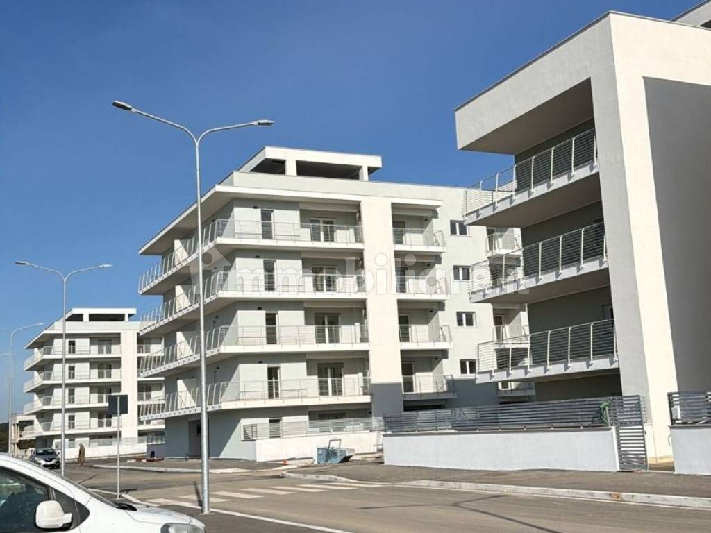 appartamento in affitto a Pomezia in zona Pratica di Mare