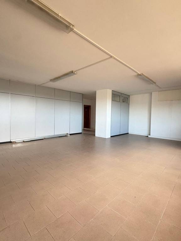 ufficio in affitto a Pomezia