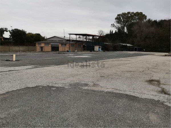 locale di sgombero in affitto a Pomezia