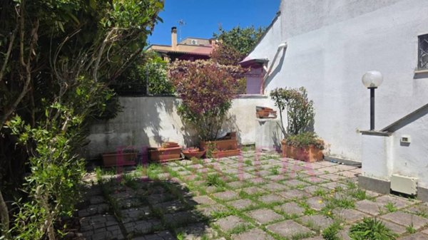 appartamento in affitto a Pomezia in zona Torvaianica