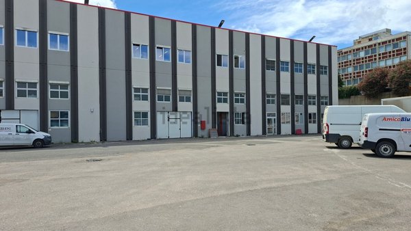 negozio in affitto a Pomezia