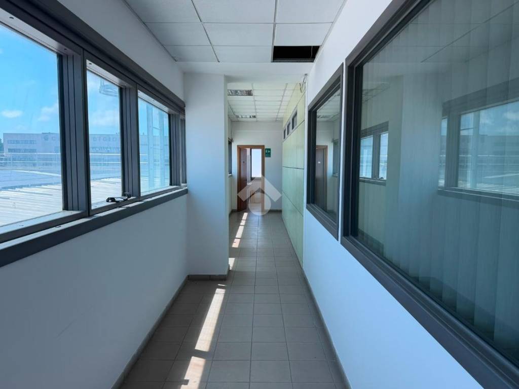 ufficio in affitto a Pomezia