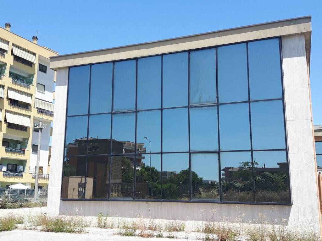 ufficio in affitto a Pomezia