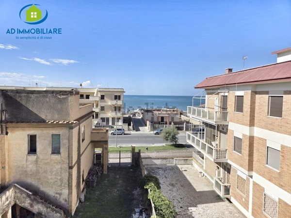appartamento in affitto a Pomezia in zona Torvaianica
