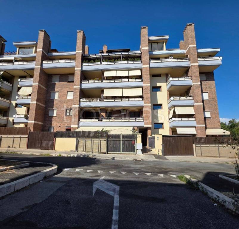 appartamento in affitto a Pomezia in zona Colli di Enea