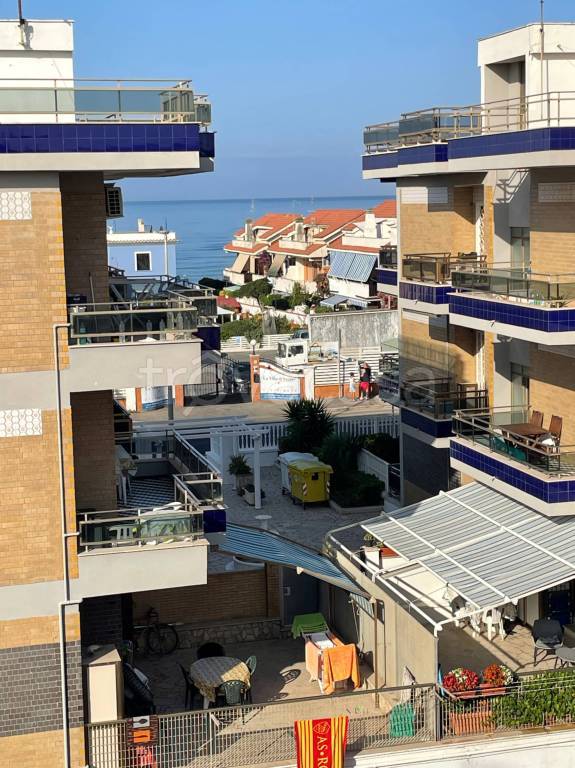 appartamento in affitto a Pomezia in zona Torvaianica