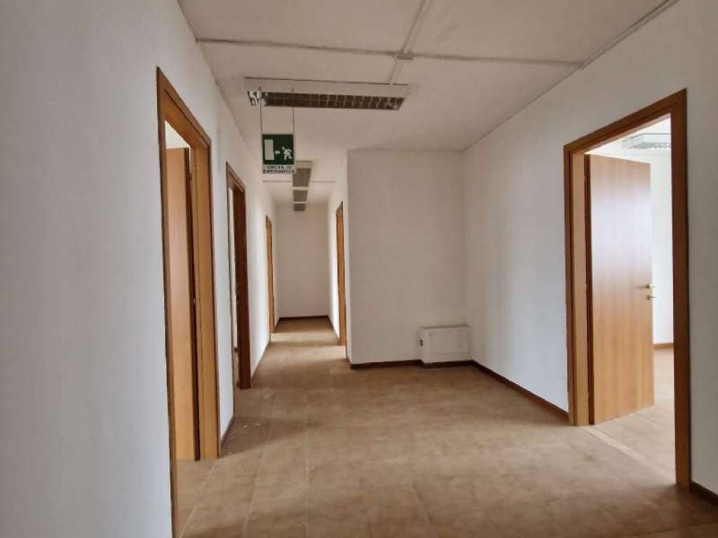 ufficio in affitto a Pomezia