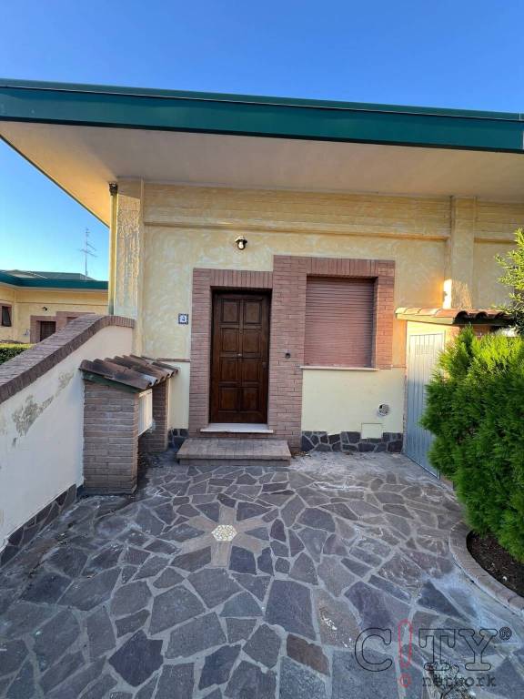 appartamento in affitto a Pomezia