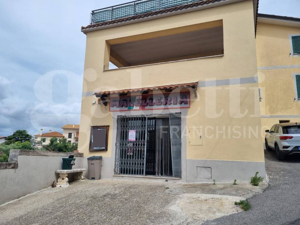 locale commerciale in affitto a Ponzano Romano
