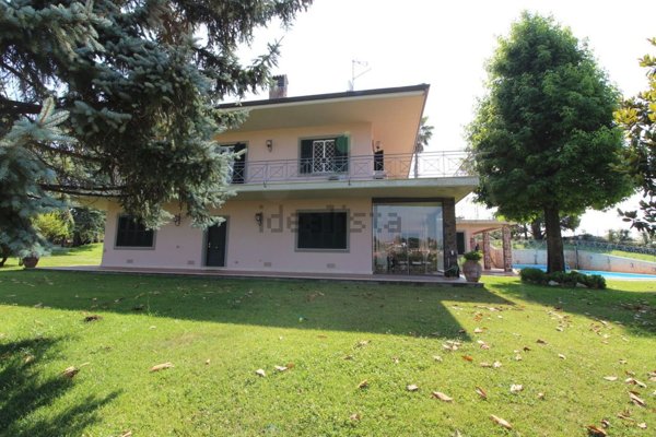 casa indipendente in affitto a Riano