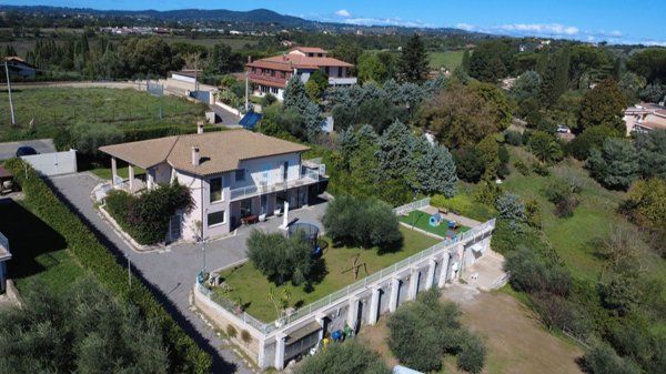 casa indipendente in affitto a Riano