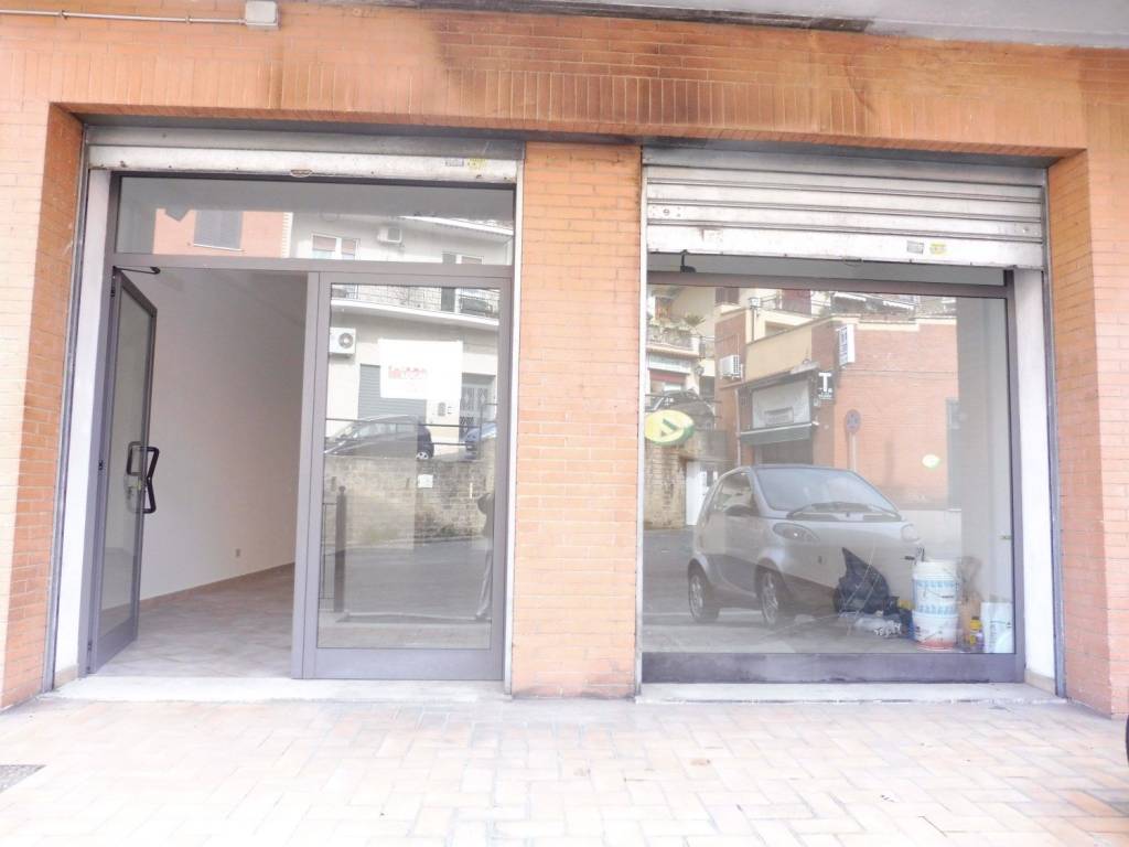 negozio in affitto a Riano