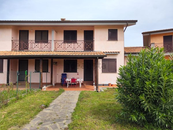 casa indipendente in affitto a Riano