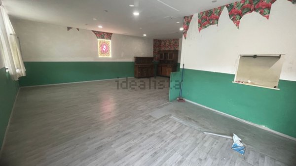 locale commerciale in affitto a Rignano Flaminio