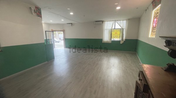 locale commerciale in affitto a Rignano Flaminio