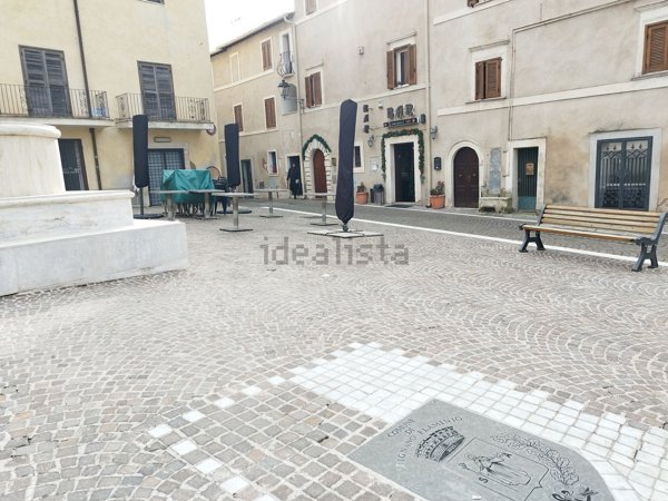 negozio in affitto a Rignano Flaminio
