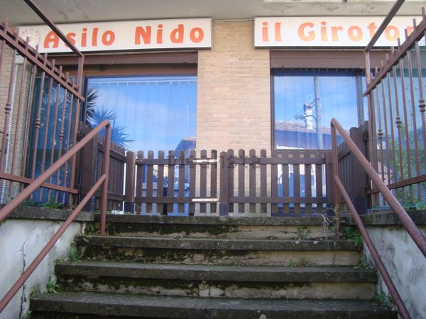 locale commerciale in affitto a Rignano Flaminio