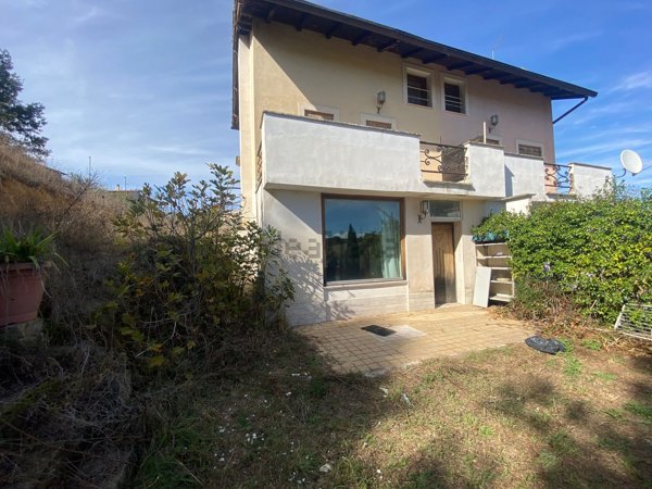 casa indipendente in affitto a Rignano Flaminio