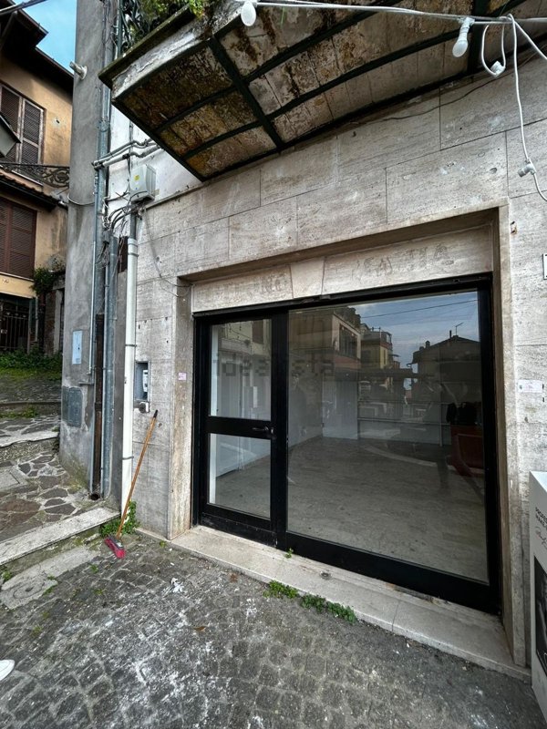 locale commerciale in affitto a Rocca di Papa