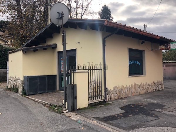 locale commerciale in affitto a Rocca Priora