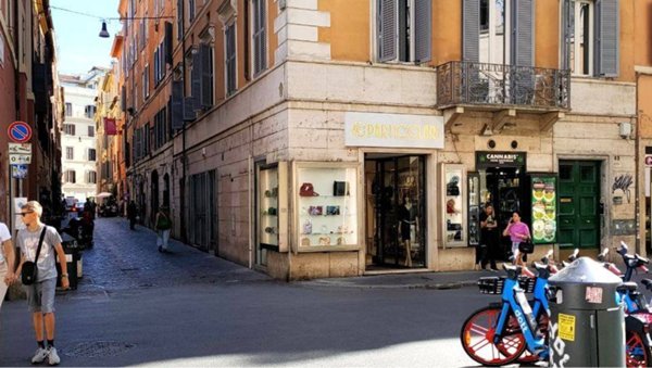 negozio in affitto a Roma in zona Campo Marzio