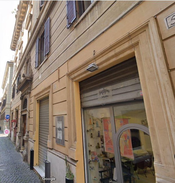 negozio in affitto a Roma in zona Rione Borgo