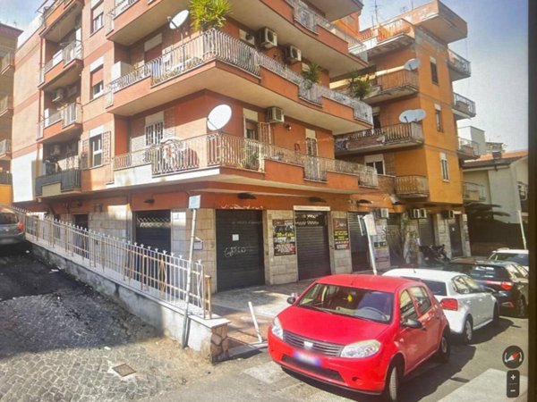 negozio in affitto a Roma in zona Torre Maura