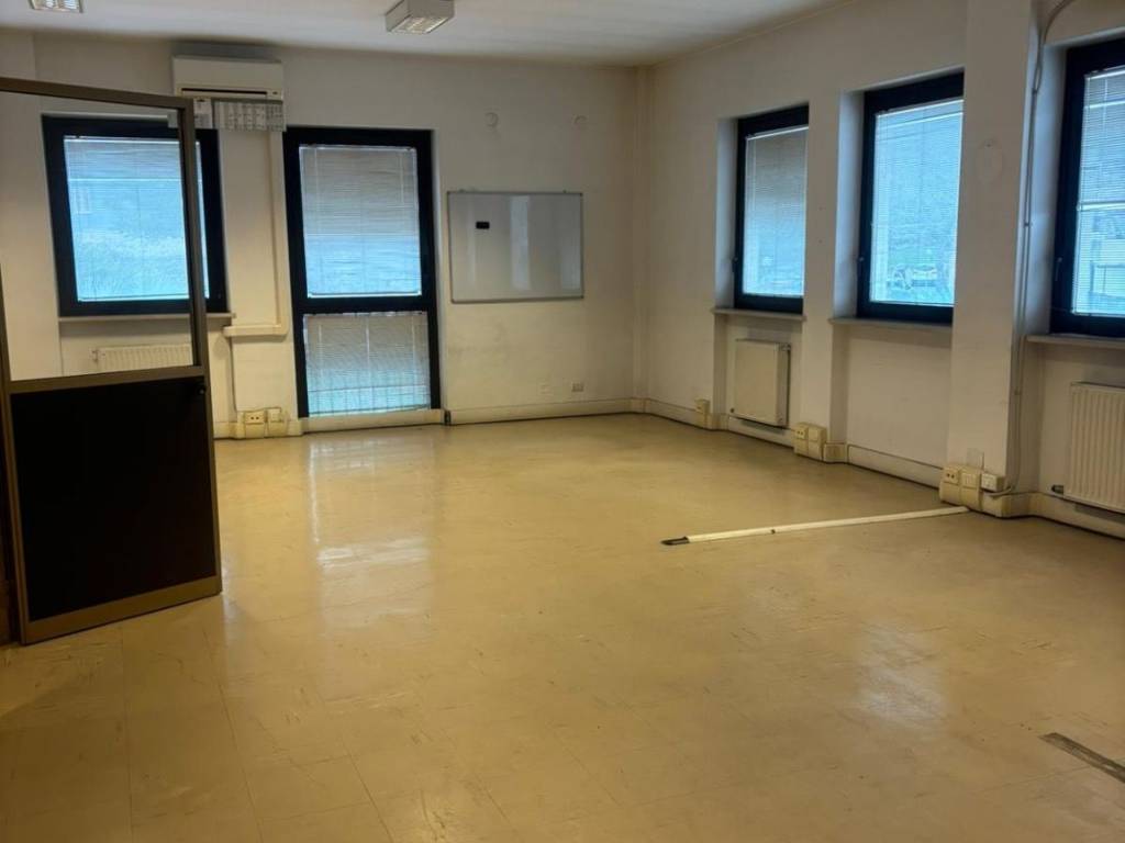 ufficio in affitto a Roma in zona Torrino