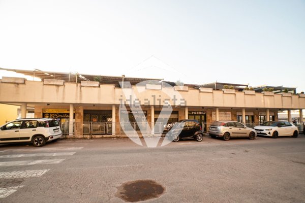 locale commerciale in affitto a Roma in zona Torre Maura