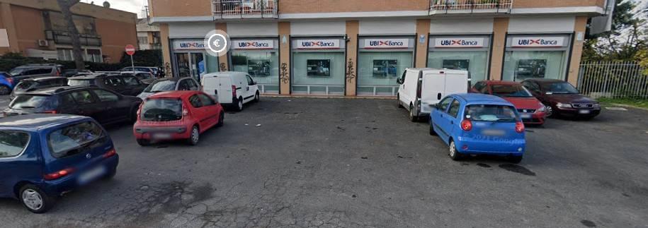 locale commerciale in affitto a Roma in zona Casal Morena
