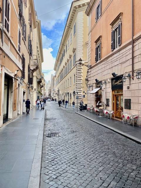 negozio in affitto a Roma in zona Campo Marzio