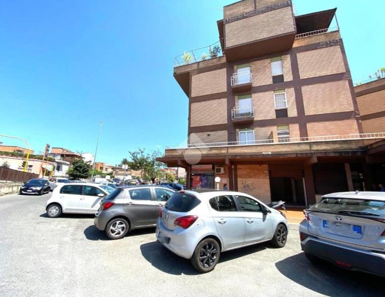 locale commerciale in affitto a Roma