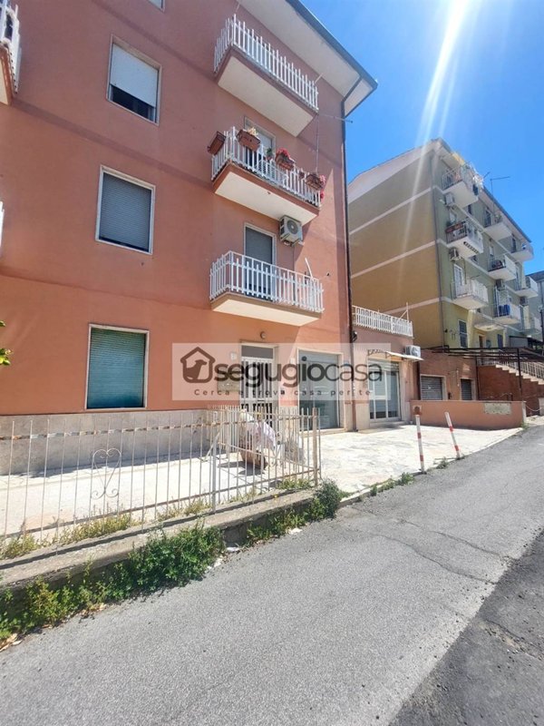 negozio in affitto a Roma in zona Tor di Quinto
